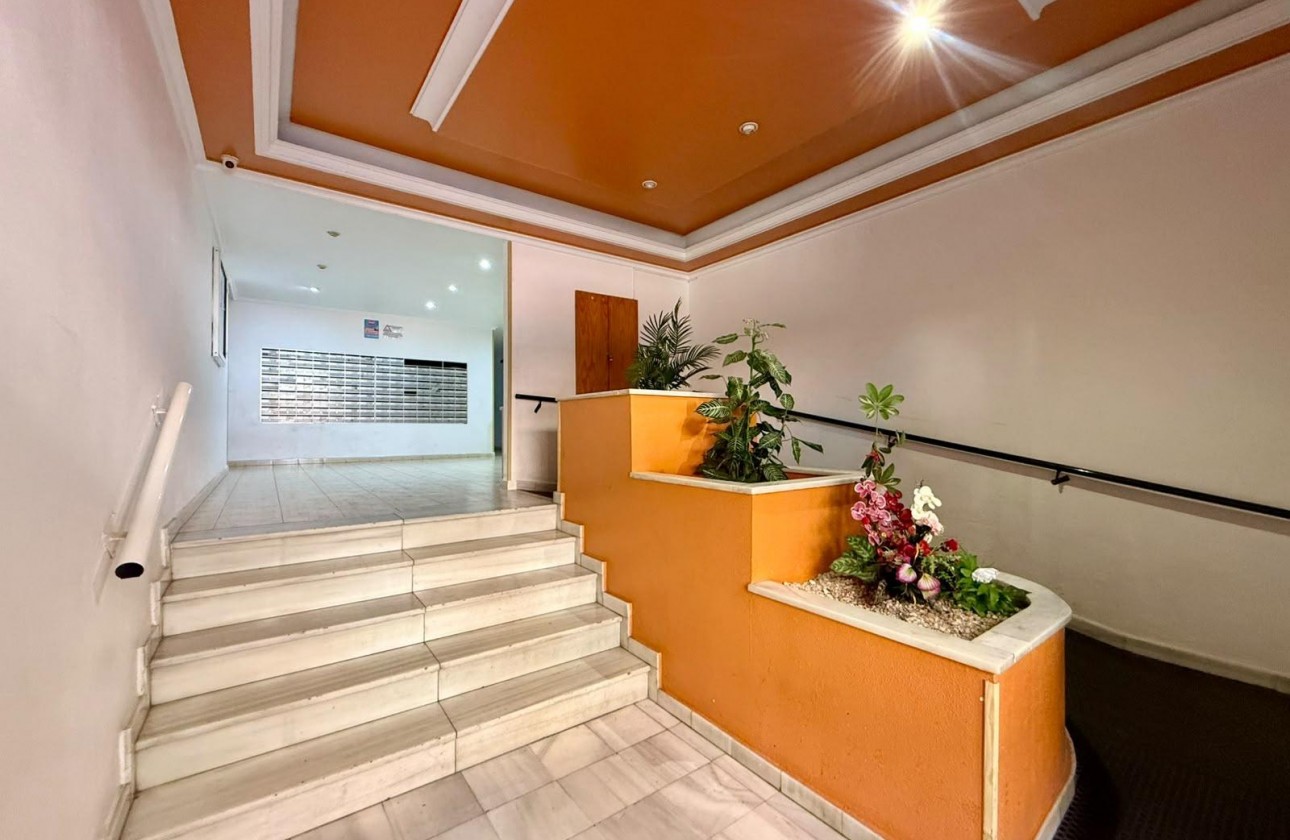 Resale - Apartment / flat - Torrevieja - Playa de los Locos