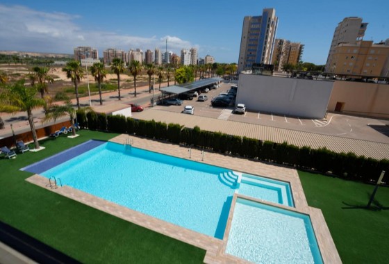 Resale - Apartment / flat - Guardamar del Segura - Puerto Deportivo