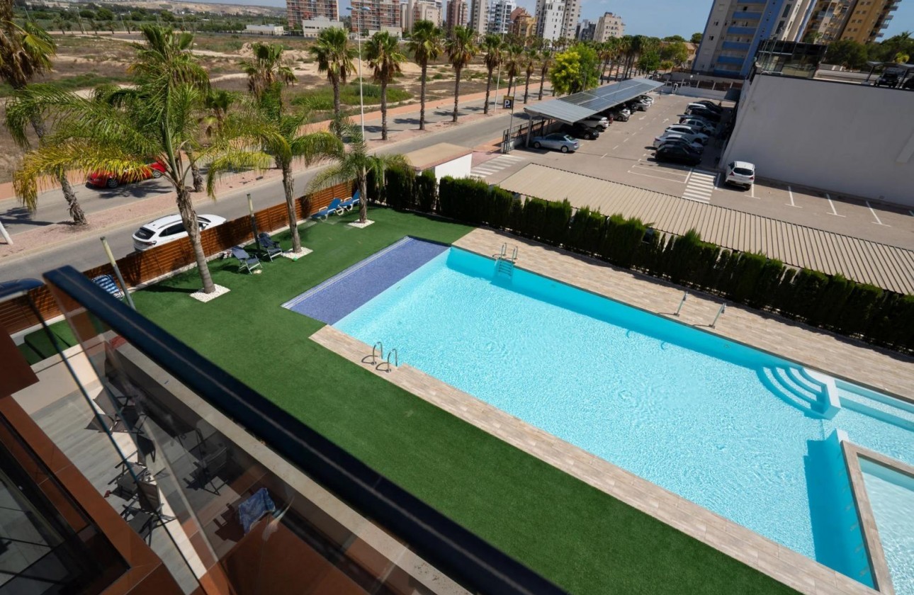 Resale - Apartment / flat - Guardamar del Segura - Puerto Deportivo