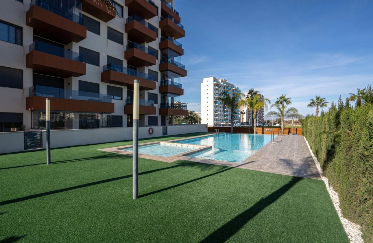 Resale - Apartment / flat - Guardamar del Segura - Puerto Deportivo