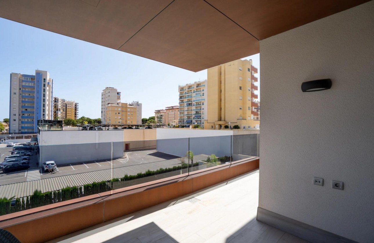 Resale - Apartment / flat - Guardamar del Segura - Puerto Deportivo