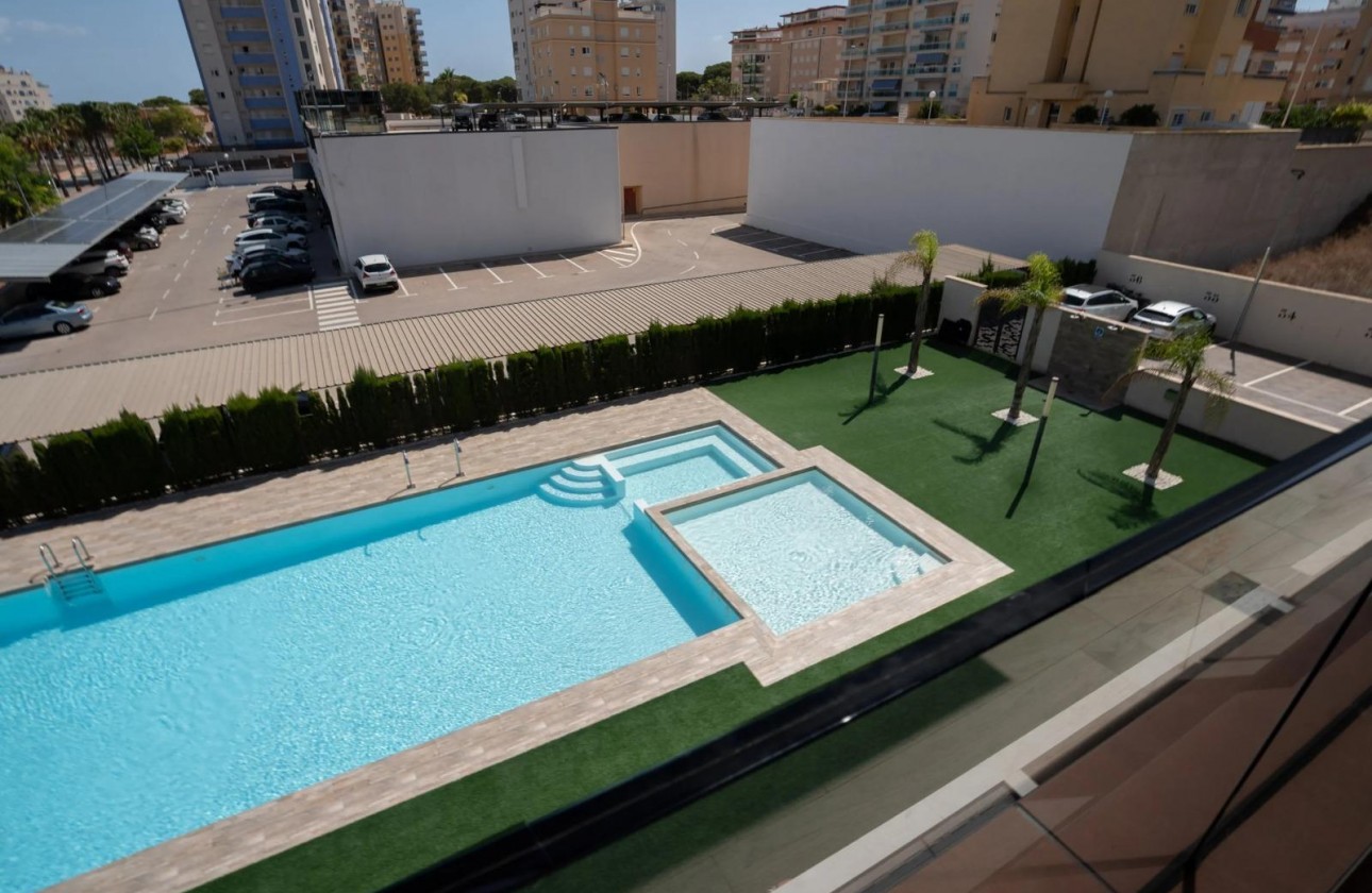 Resale - Apartment / flat - Guardamar del Segura - Puerto Deportivo