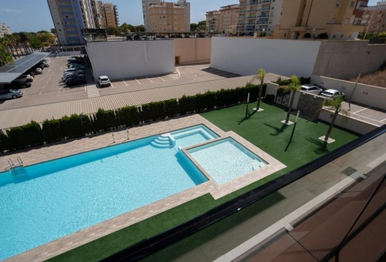 Resale - Apartment / flat - Guardamar del Segura - Puerto Deportivo