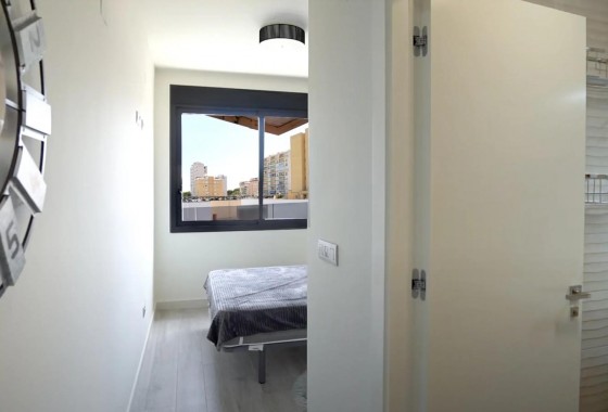 Resale - Apartment / flat - Guardamar del Segura - Puerto Deportivo