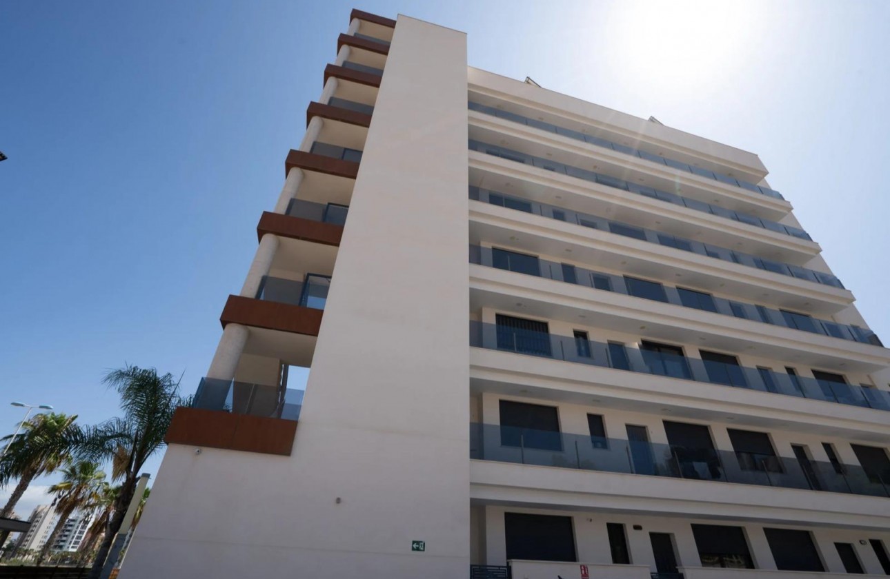 Resale - Apartment / flat - Guardamar del Segura - Puerto Deportivo