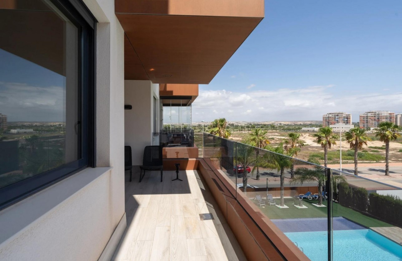 Resale - Apartment / flat - Guardamar del Segura - Puerto Deportivo