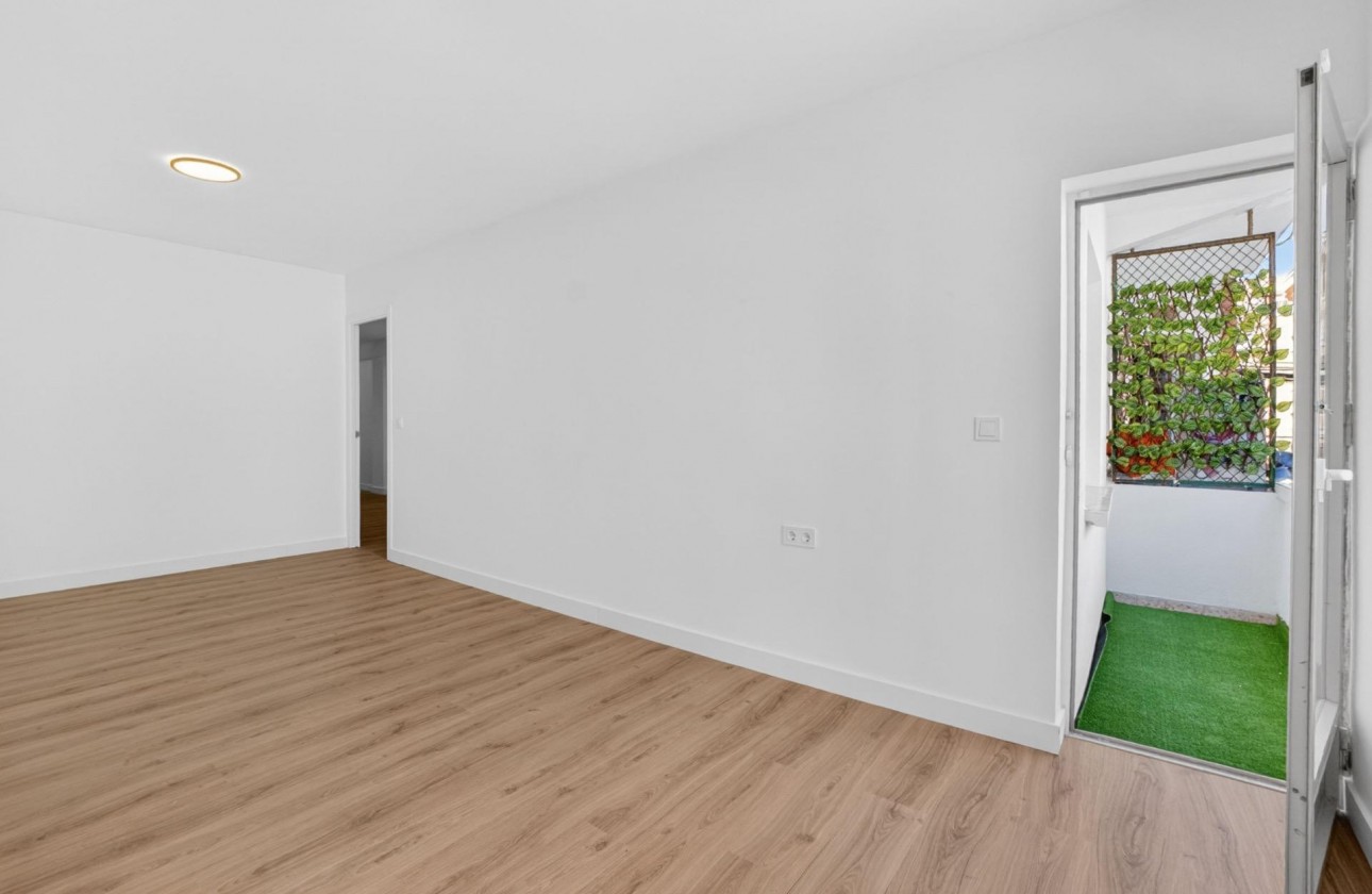 Resale - Apartment / flat - Torrevieja - Centro