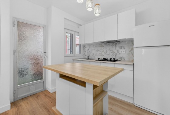 Resale - Apartment / flat - Torrevieja - Centro