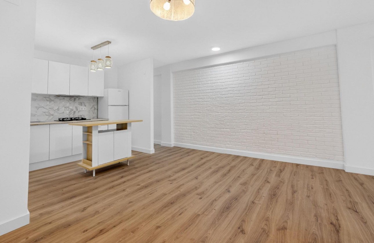 Resale - Apartment / flat - Torrevieja - Centro
