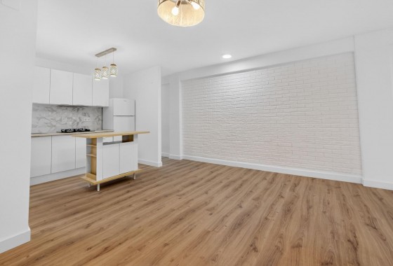 Resale - Apartment / flat - Torrevieja - Centro