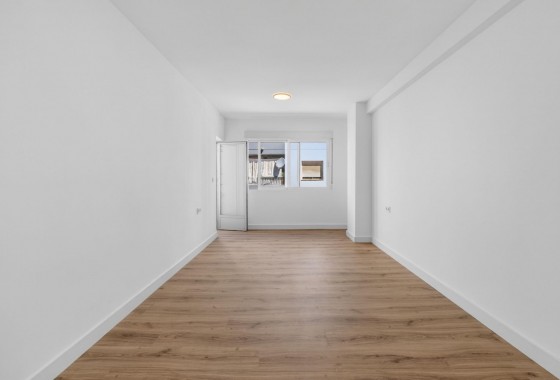 Resale - Apartment / flat - Torrevieja - Centro