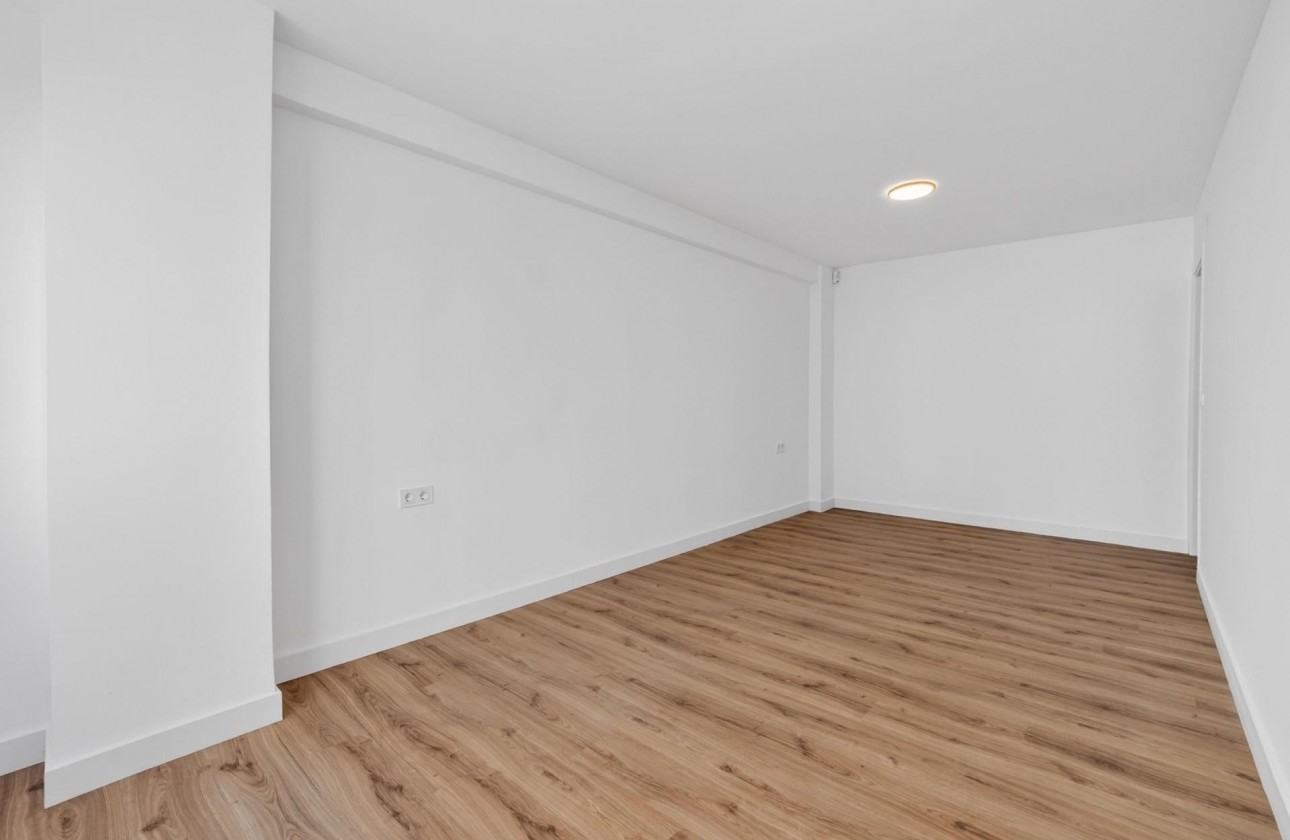 Resale - Apartment / flat - Torrevieja - Centro