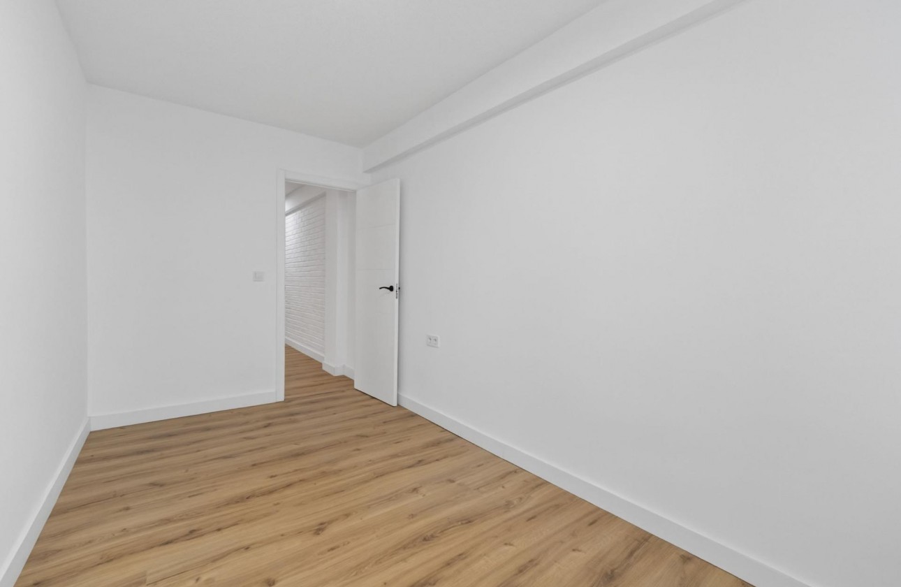 Resale - Apartment / flat - Torrevieja - Centro
