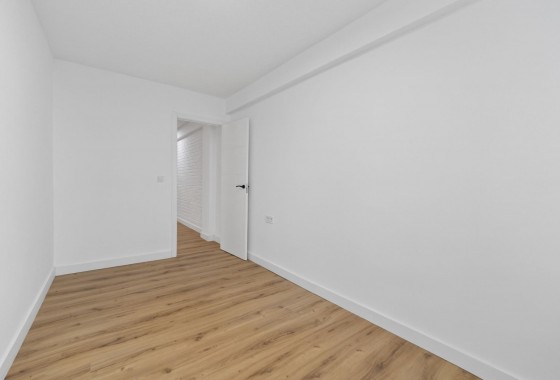 Resale - Apartment / flat - Torrevieja - Centro