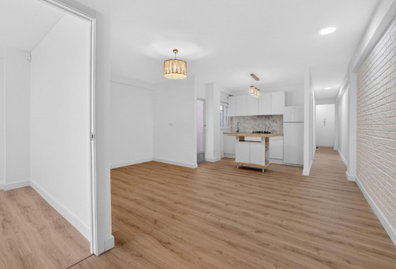 Resale - Apartment / flat - Torrevieja - Centro