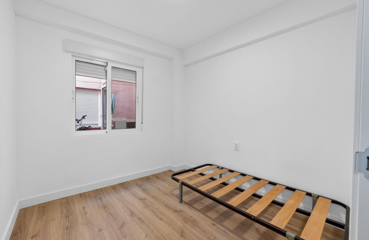 Resale - Apartment / flat - Torrevieja - Centro