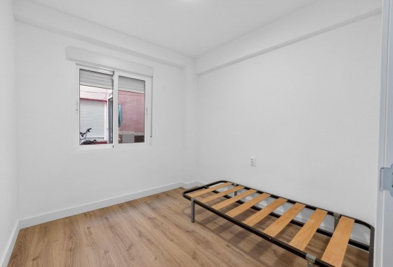 Resale - Apartment / flat - Torrevieja - Centro