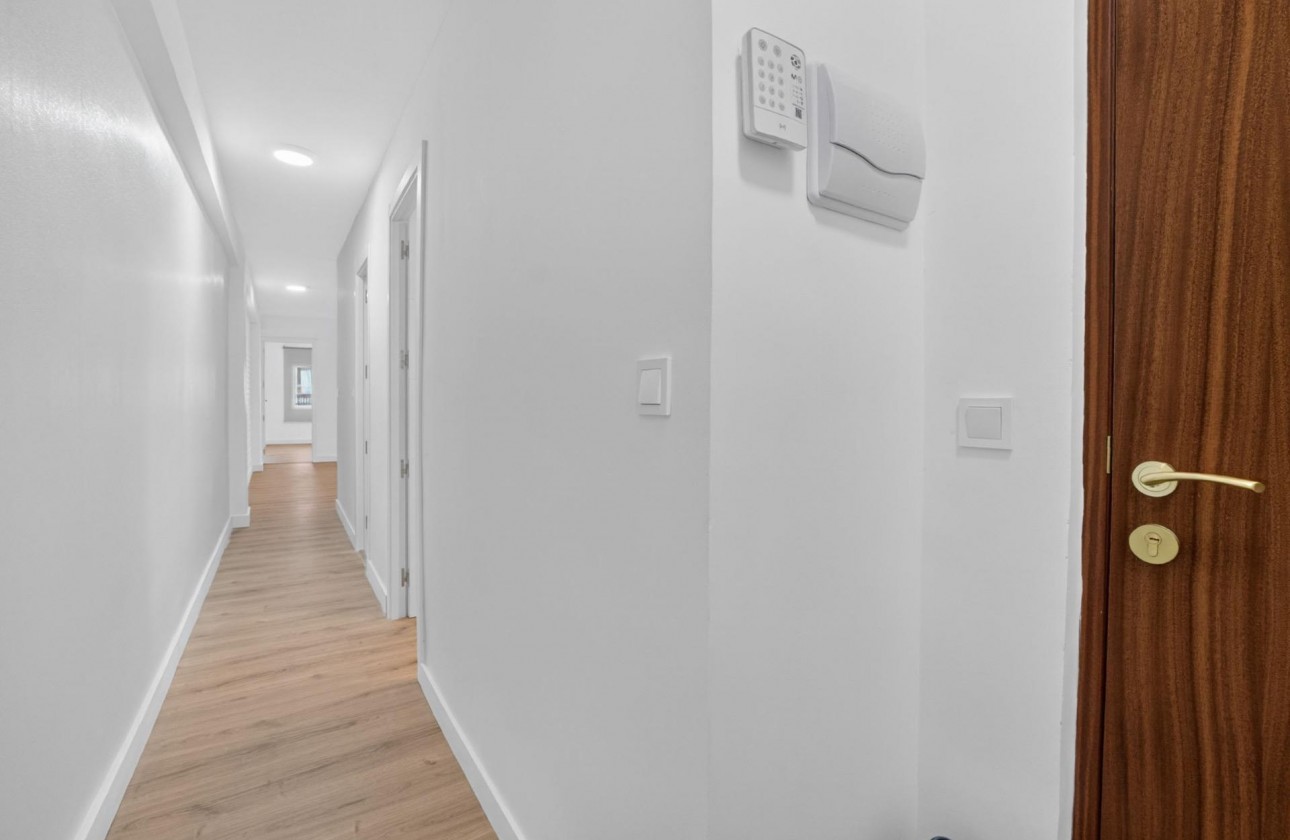 Resale - Apartment / flat - Torrevieja - Centro