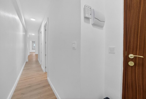 Resale - Apartment / flat - Torrevieja - Centro