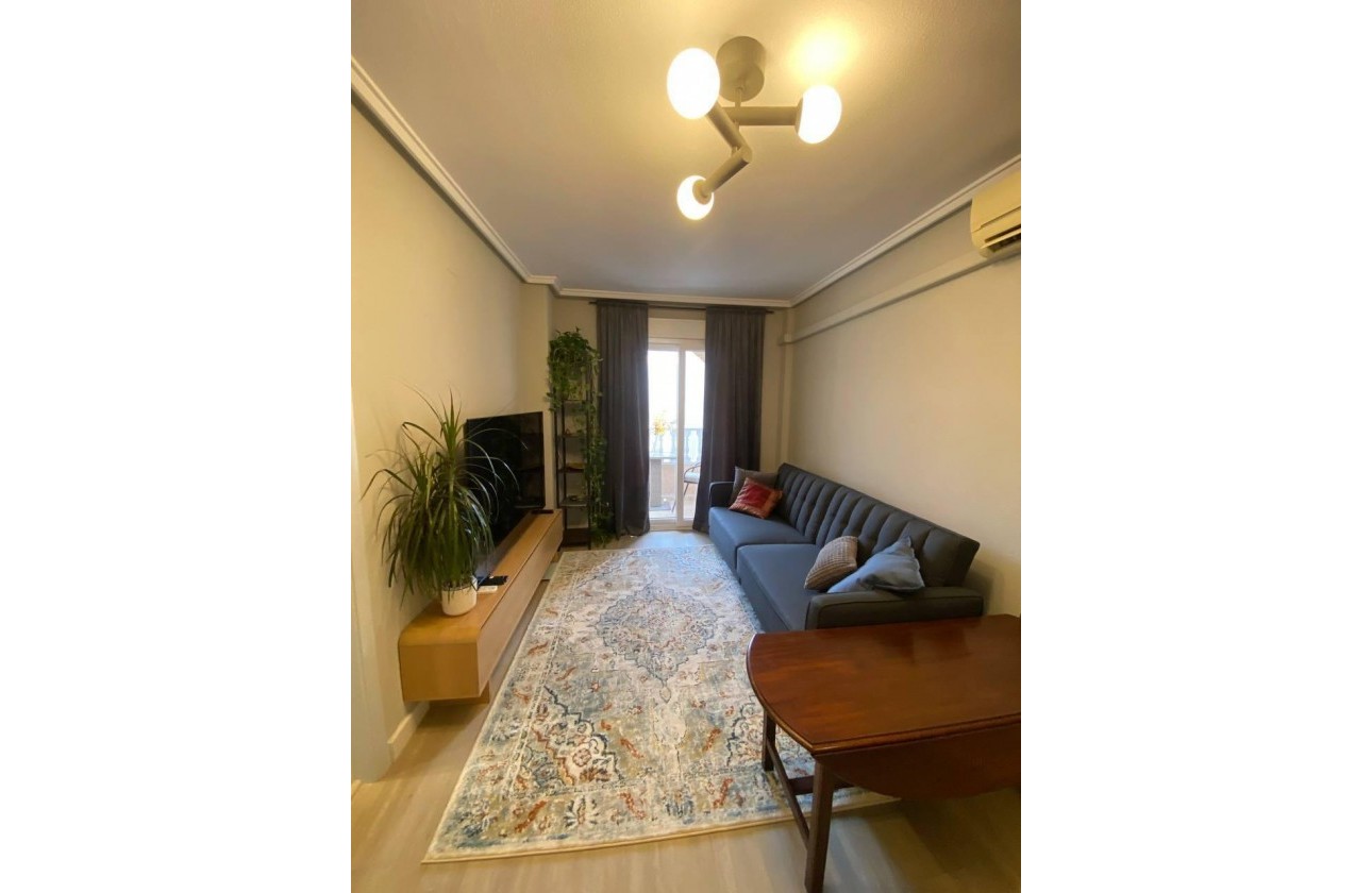 Resale - Apartment / flat - Torrevieja - Playa del Cura