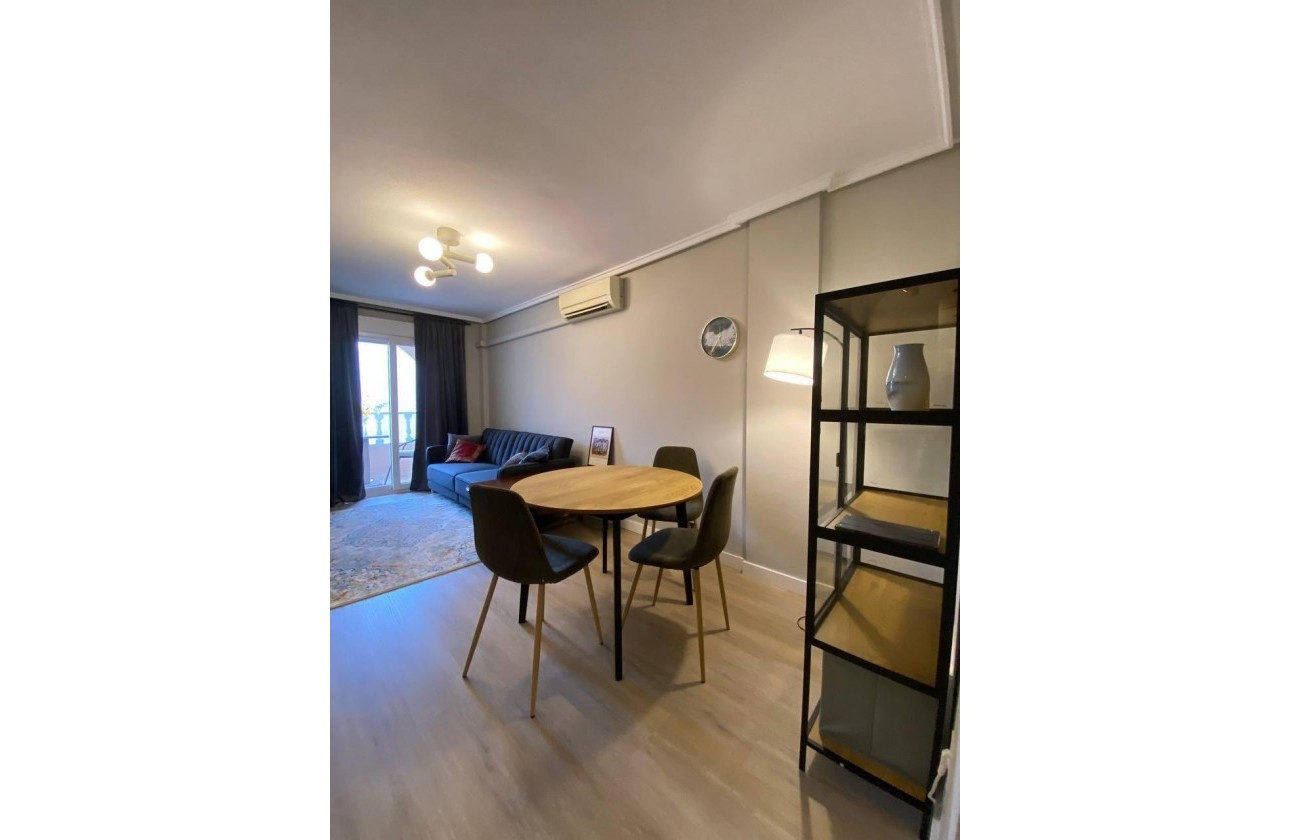 Resale - Apartment / flat - Torrevieja - Playa del Cura