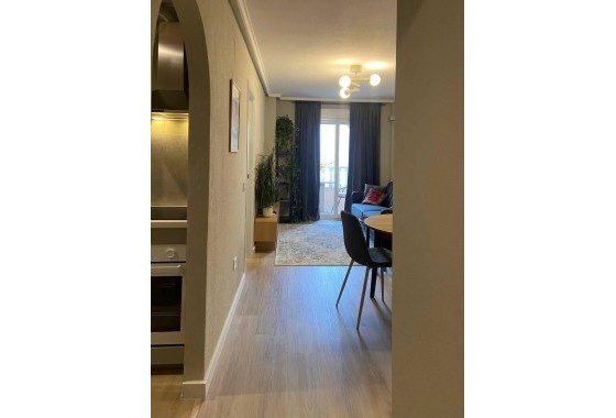 Resale - Apartment / flat - Torrevieja - Playa del Cura
