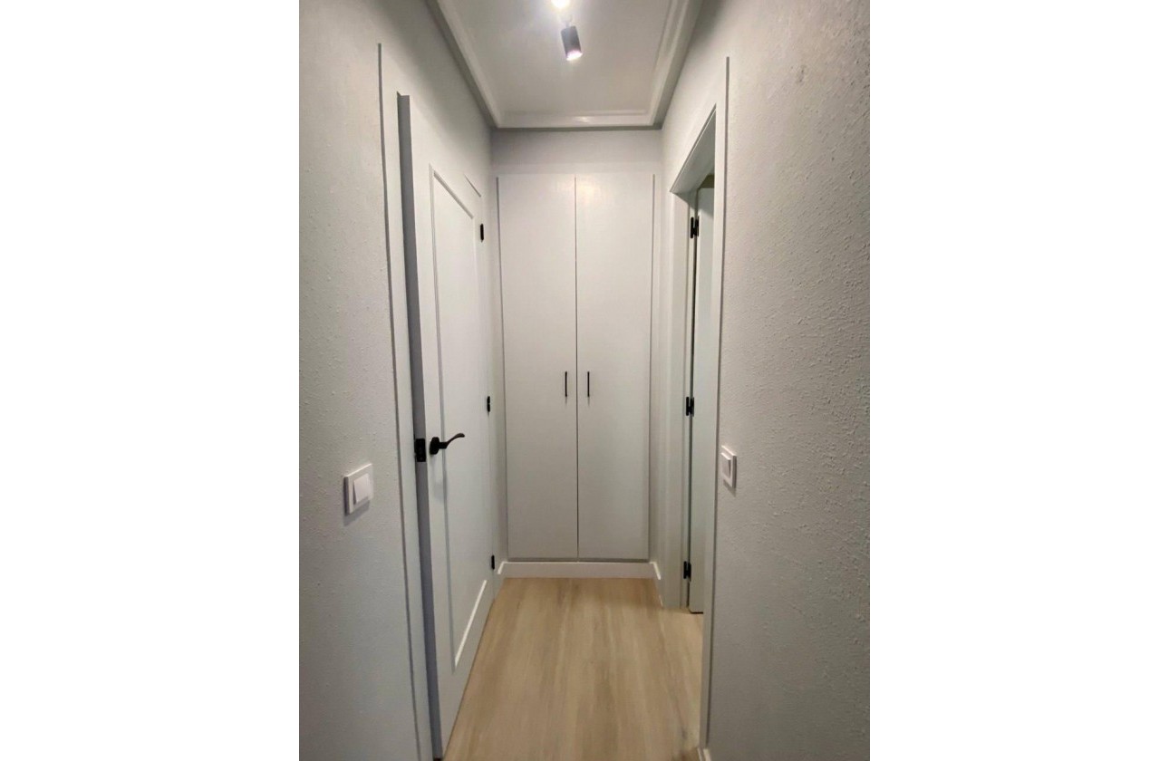 Resale - Apartment / flat - Torrevieja - Playa del Cura