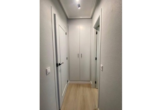 Resale - Apartment / flat - Torrevieja - Playa del Cura