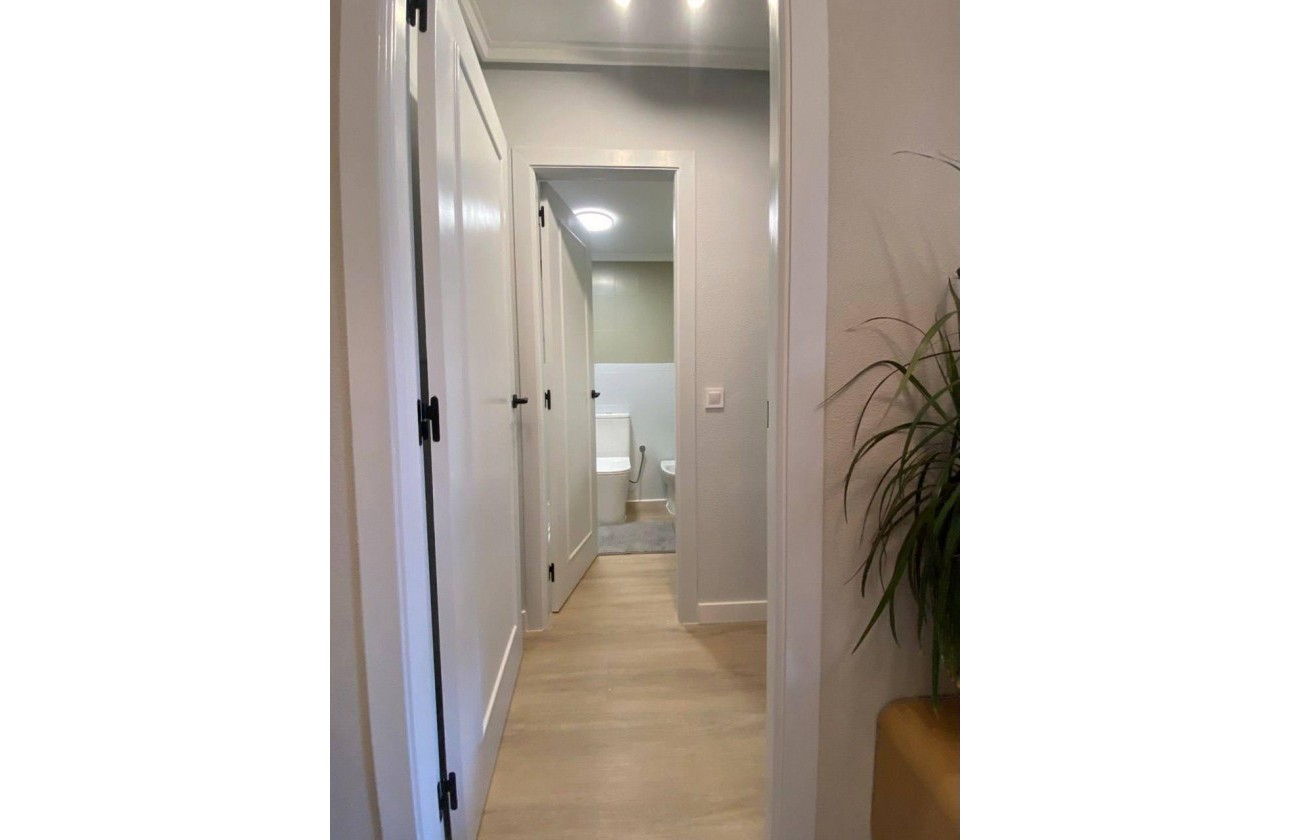 Resale - Apartment / flat - Torrevieja - Playa del Cura