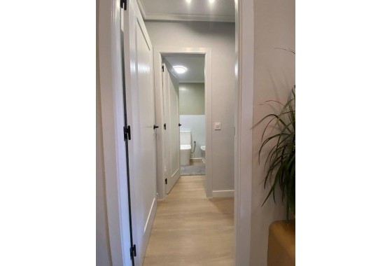 Resale - Apartment / flat - Torrevieja - Playa del Cura