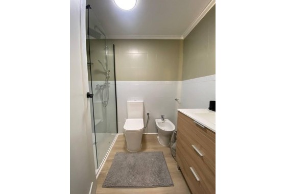Resale - Apartment / flat - Torrevieja - Playa del Cura