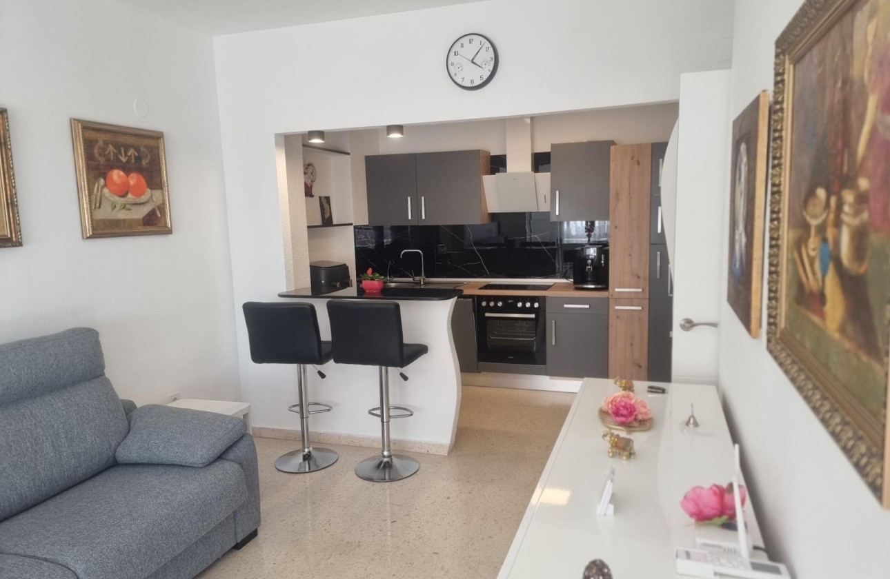Resale - Apartment / flat - Torrevieja - Playa de los Locos
