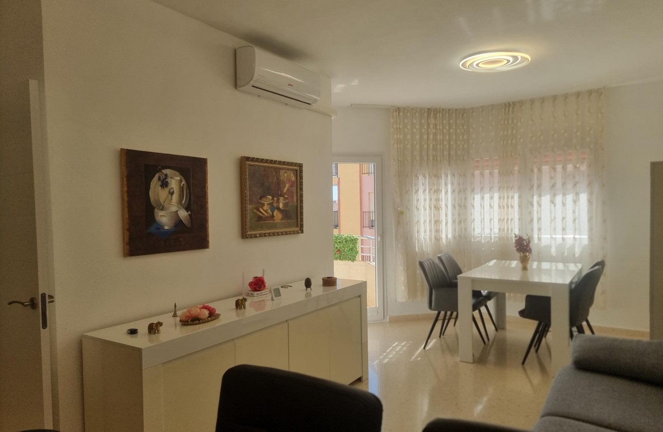 Resale - Apartment / flat - Torrevieja - Playa de los Locos