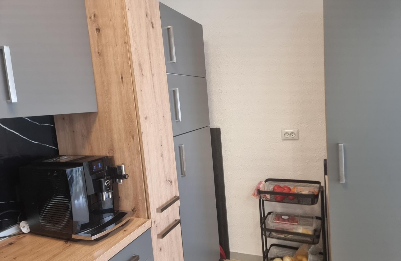Resale - Apartment / flat - Torrevieja - Playa de los Locos