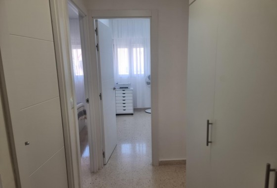 Resale - Apartment / flat - Torrevieja - Playa de los Locos