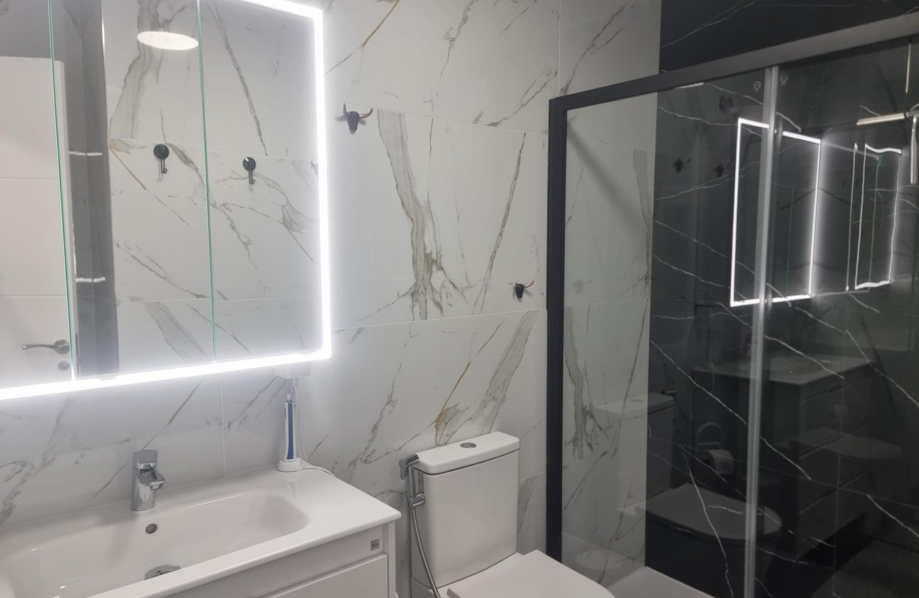 Resale - Apartment / flat - Torrevieja - Playa de los Locos