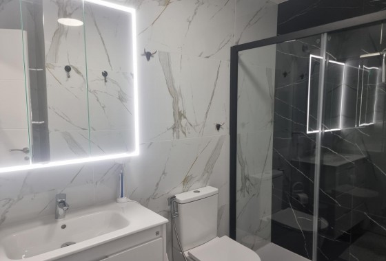 Resale - Apartment / flat - Torrevieja - Playa de los Locos