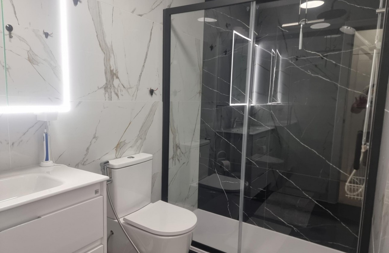 Resale - Apartment / flat - Torrevieja - Playa de los Locos
