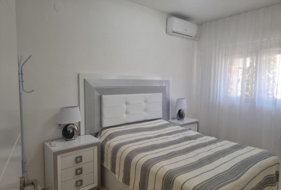 Resale - Apartment / flat - Torrevieja - Playa de los Locos