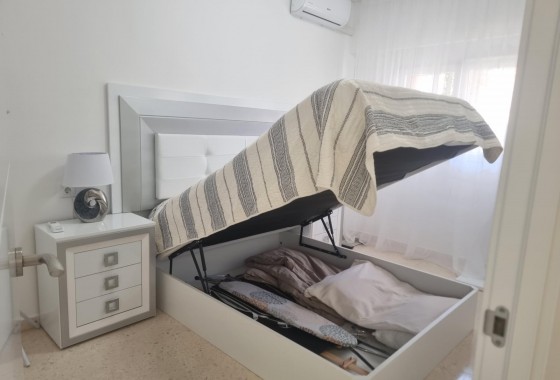 Resale - Apartment / flat - Torrevieja - Playa de los Locos
