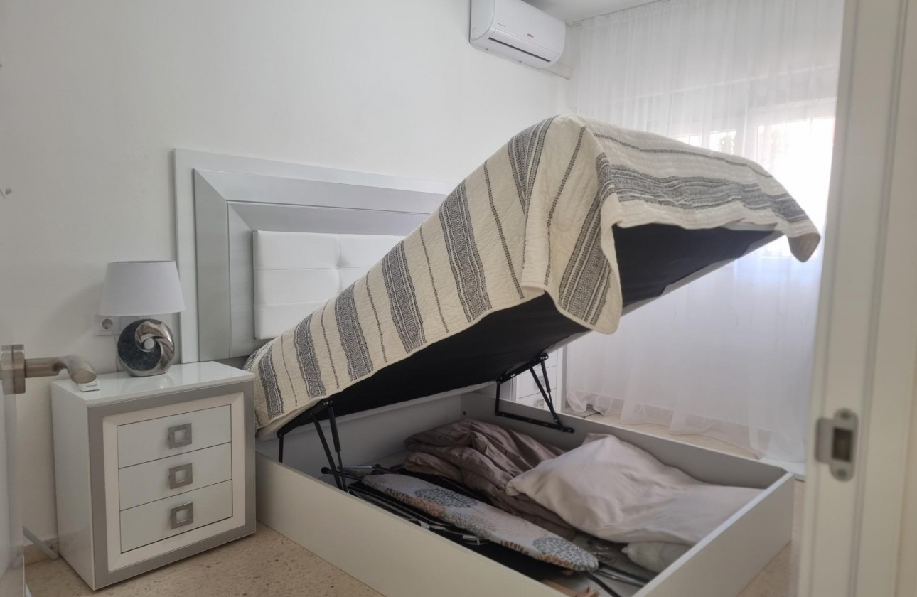 Resale - Apartment / flat - Torrevieja - Playa de los Locos