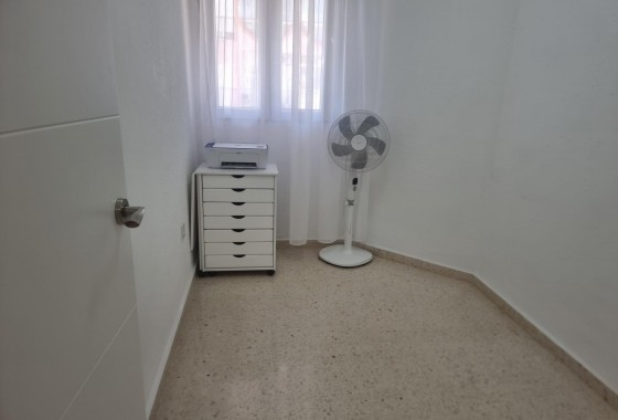 Resale - Apartment / flat - Torrevieja - Playa de los Locos