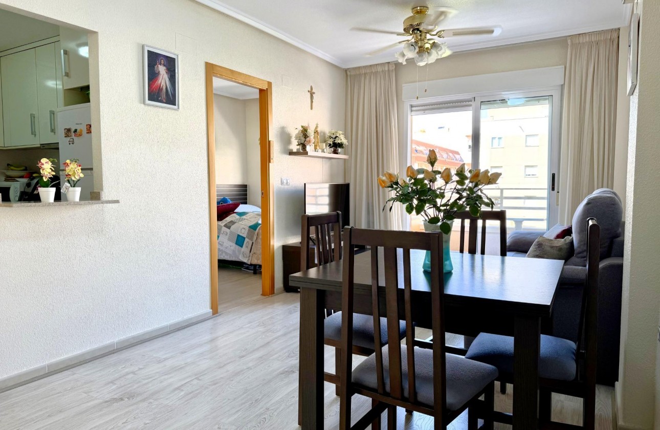 Reventa - Apartamento / piso - Torrevieja - El molino