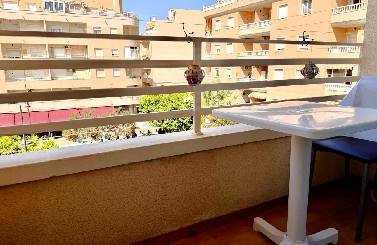 Reventa - Apartamento / piso - Torrevieja - El molino