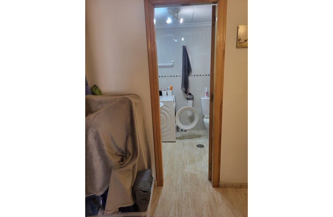 Resale - Apartment / flat - Torrevieja - Estacion de autobuses
