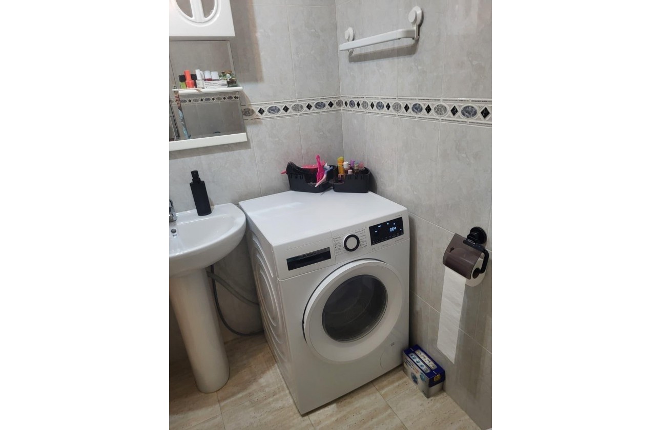 Resale - Apartment / flat - Torrevieja - Estacion de autobuses