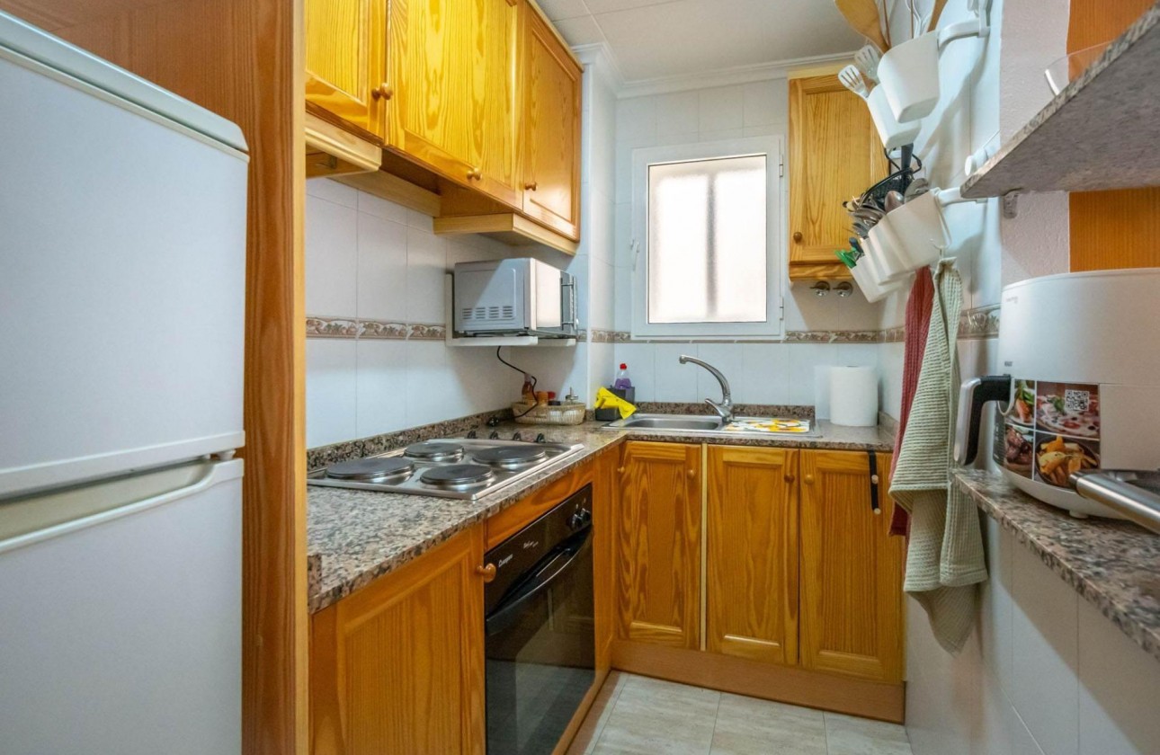 Resale - Apartment / flat - Torrevieja - Estacion de autobuses