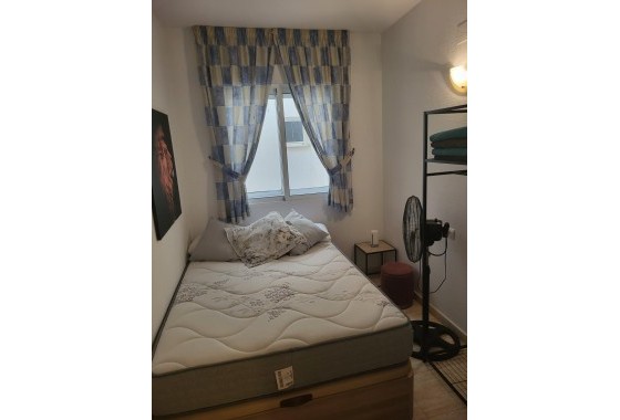 Resale - Apartment / flat - Torrevieja - Estacion de autobuses