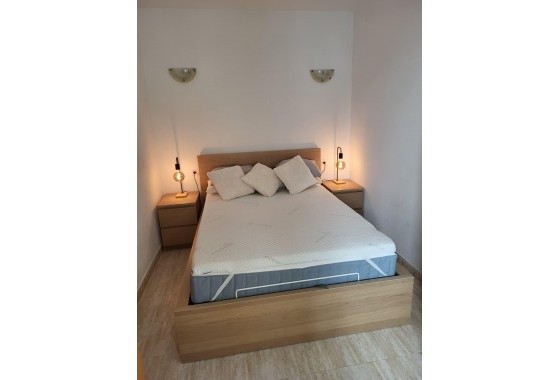 Resale - Apartment / flat - Torrevieja - Estacion de autobuses