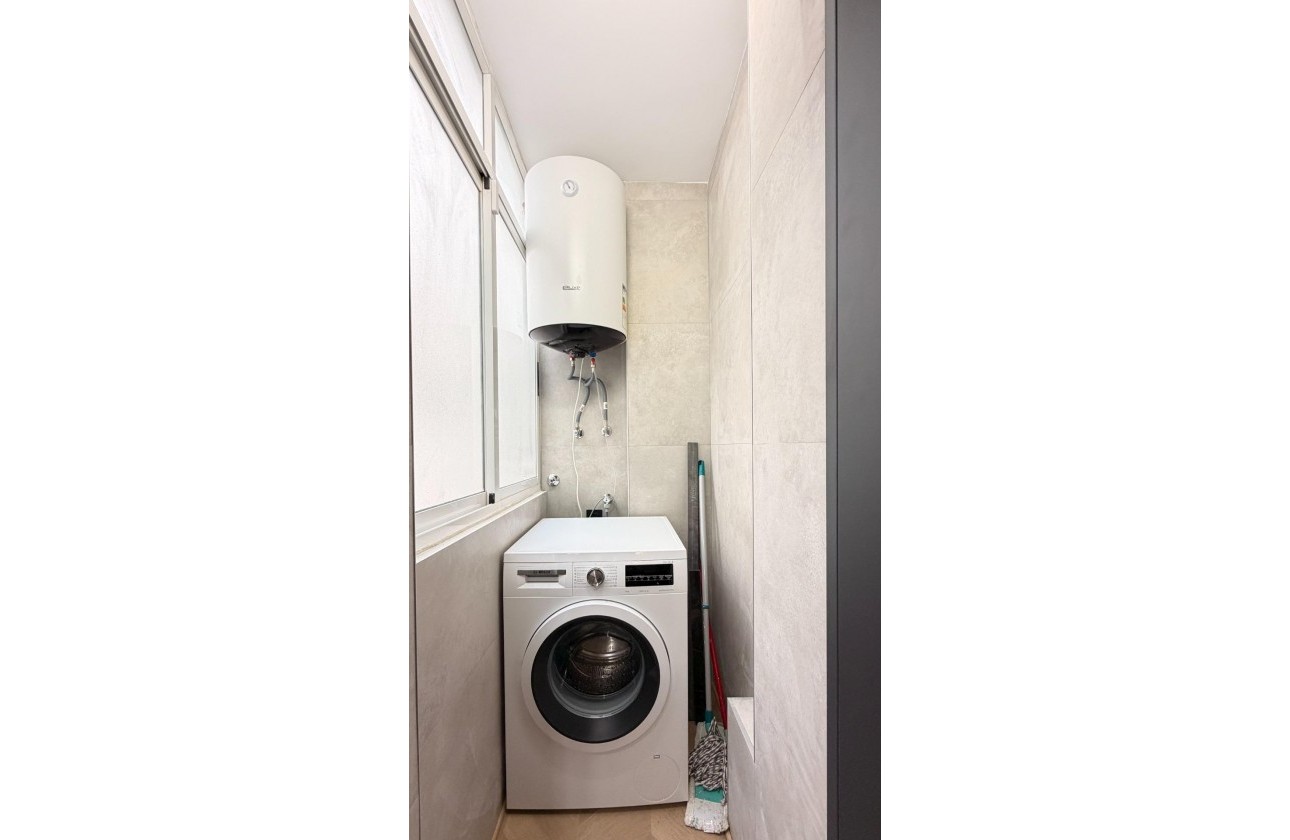 Resale - Apartment / flat - Torrevieja - Playa del Cura